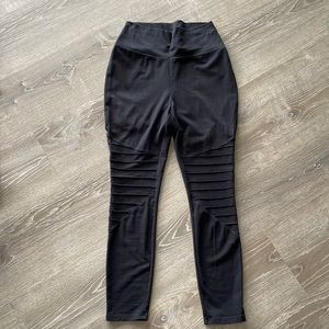 Simply Vera high waisted Moto leggings size L